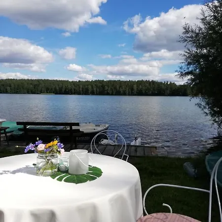 Wrzosowe Wzgorze - Dom Nad Jeziorem 別荘 *