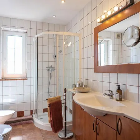 別荘 Wrzosowe Wzgorze - Dom Nad Jeziorem *